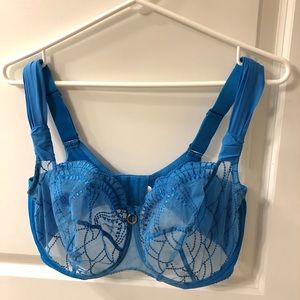 Blue lacy underwire bra